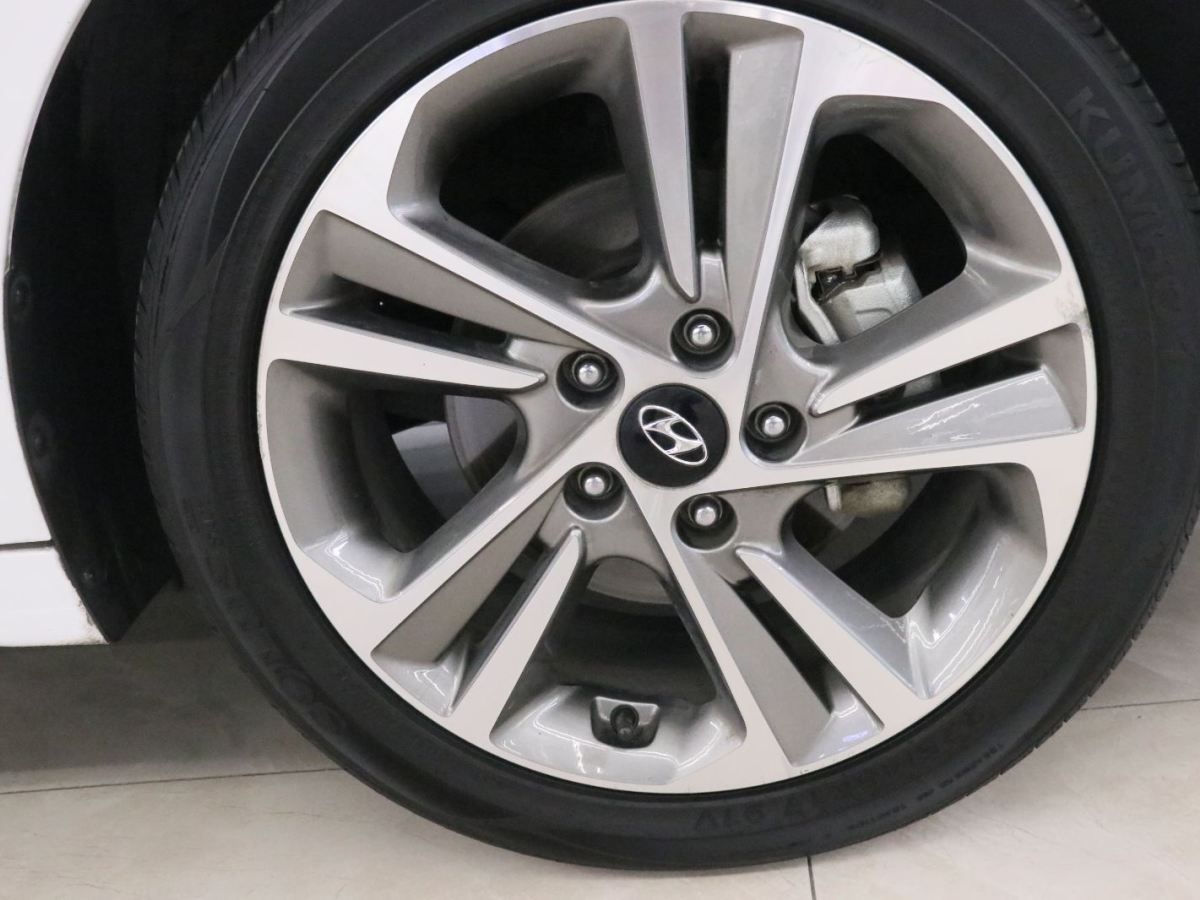 現(xiàn)代 領(lǐng)動(dòng)  2016款 1.6L 自動(dòng)智炫?精英型圖片