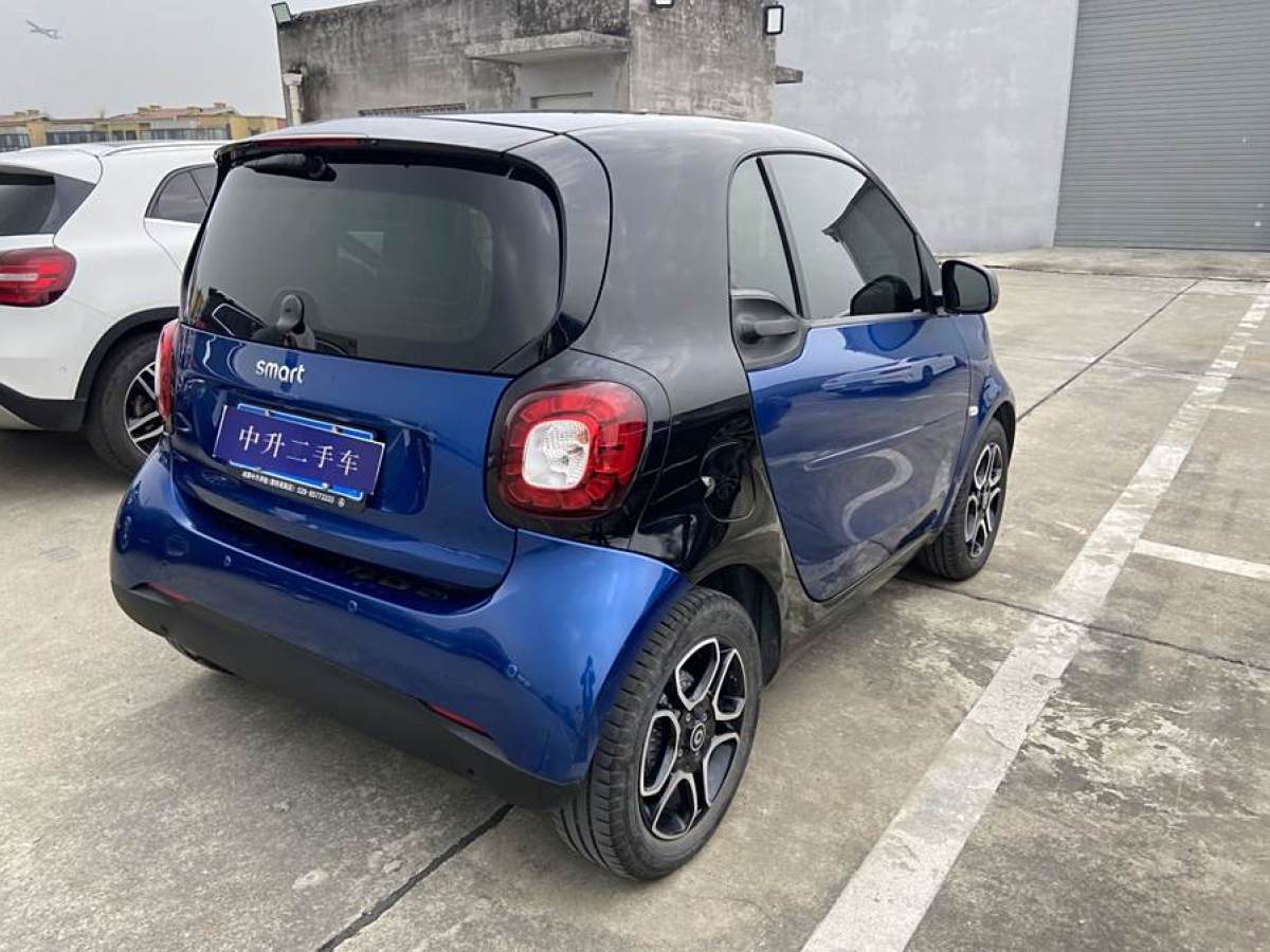 smart fortwo  2017款 1.0L 52千瓦硬頂摯愛特別版圖片