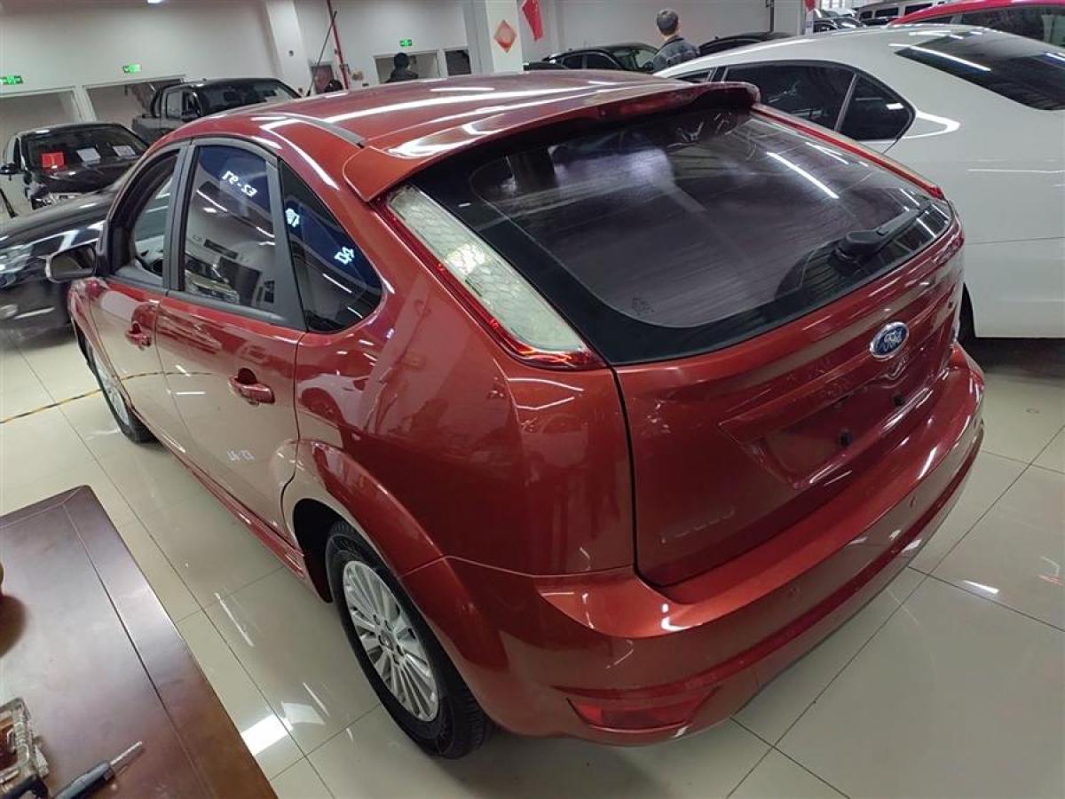 福特 ?？怂? 2013款 兩廂經(jīng)典 1.8L 自動時尚型圖片