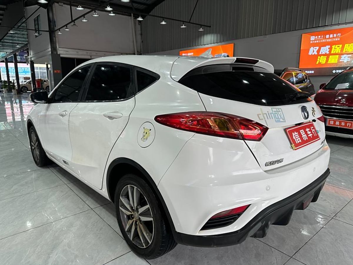 長(zhǎng)安 逸動(dòng)XT  2016款 1.6L 手動(dòng)俊酷型圖片