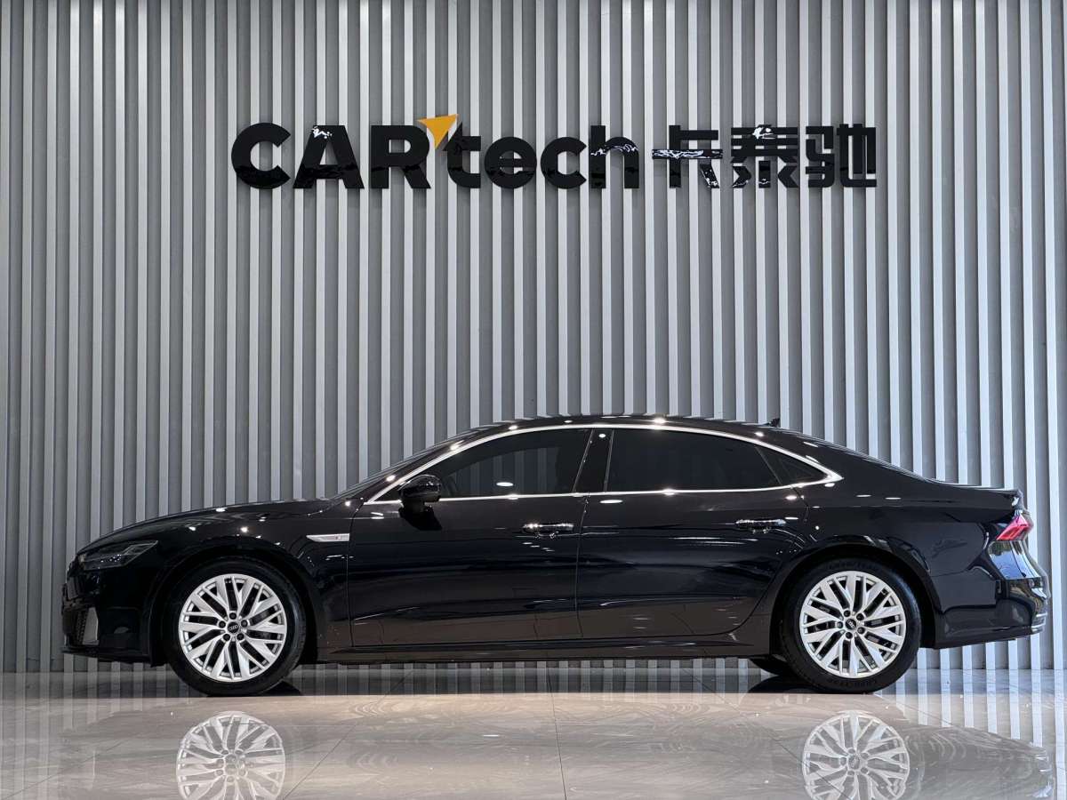 奧迪 奧迪A7L  2024款 45TFSI S-line 筑夢(mèng)型 流晶套裝圖片