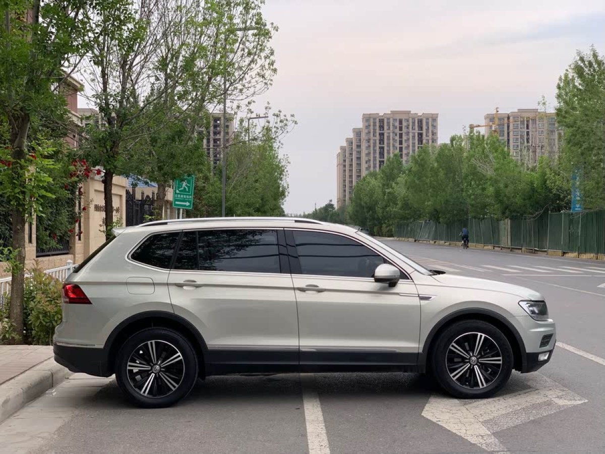 大眾 途觀L  2020款 330TSI 自動兩驅(qū)全景舒適版 國VI圖片