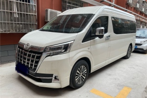 HIACE 丰田 2.7L自动豪华版13座