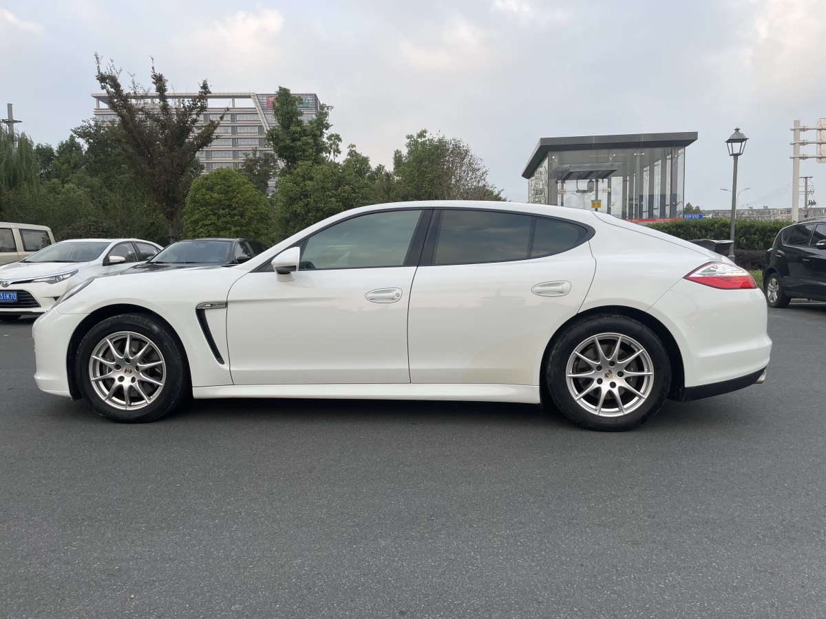 保時(shí)捷 Panamera  2013款 Panamera 4 Platinum Edition 3.6L圖片