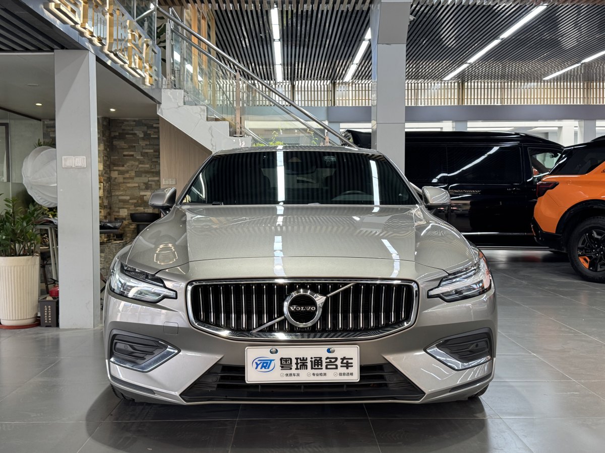 沃爾沃 S60L  2022款 B4 智遠(yuǎn)豪華版圖片