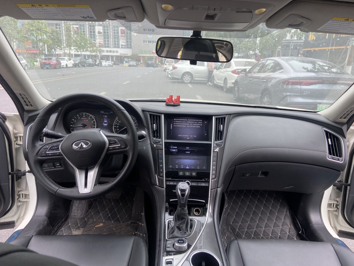 英菲尼迪 Q50L  2021款 2.0T 舒適版圖片