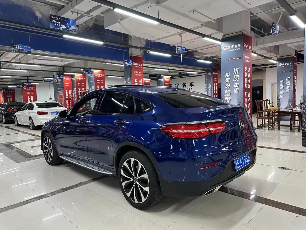 2019年6月奔驰 奔驰GLC  2021款 GLC 260 4MATIC 轿跑SUV