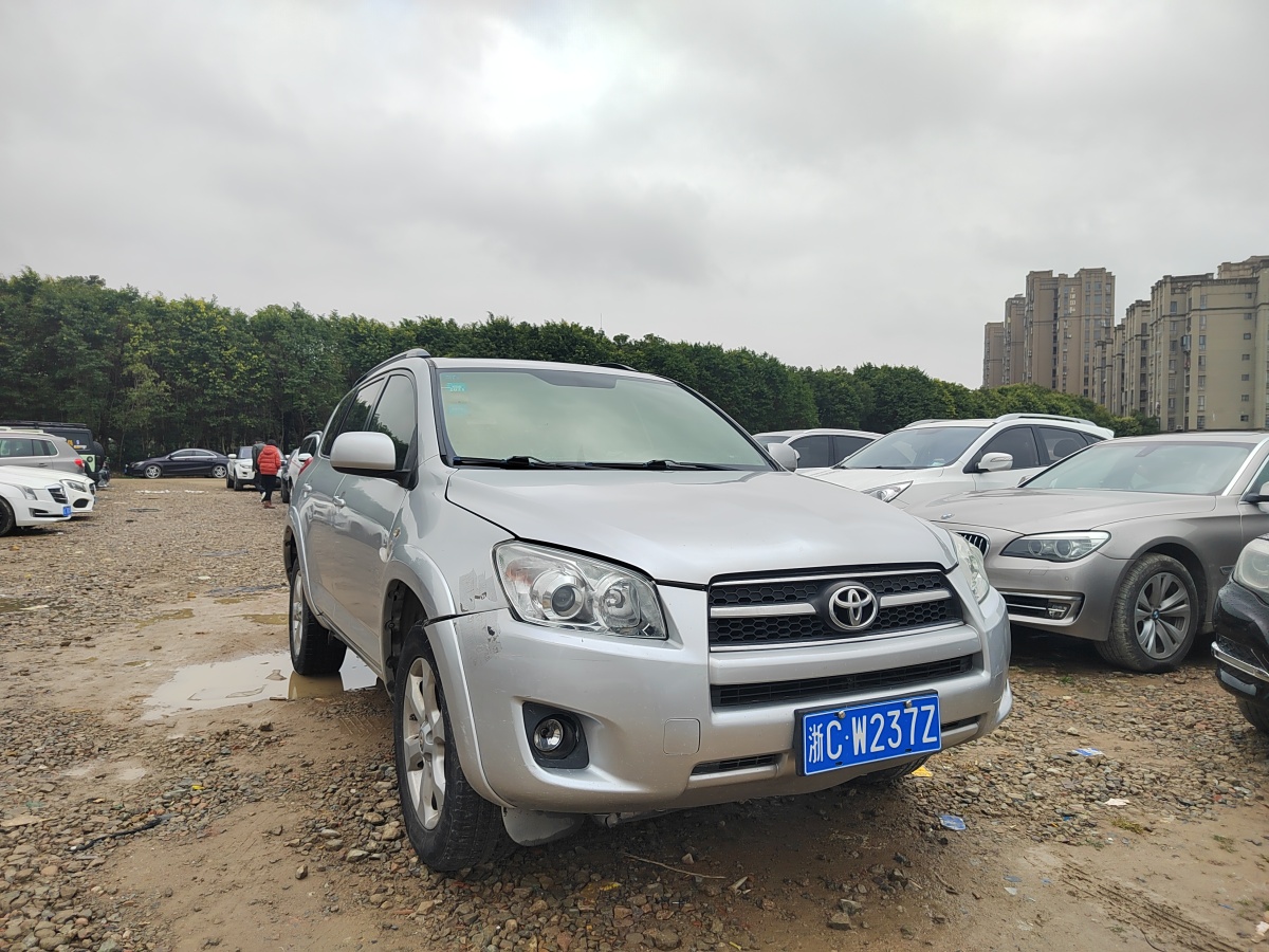 豐田 RAV4榮放  2009款 2.4L 自動(dòng)豪華版圖片