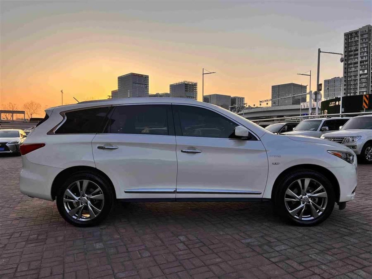 英菲尼迪 QX60  2020款 2.5 S/C Hybrid 兩驅(qū)卓越版 國VI圖片