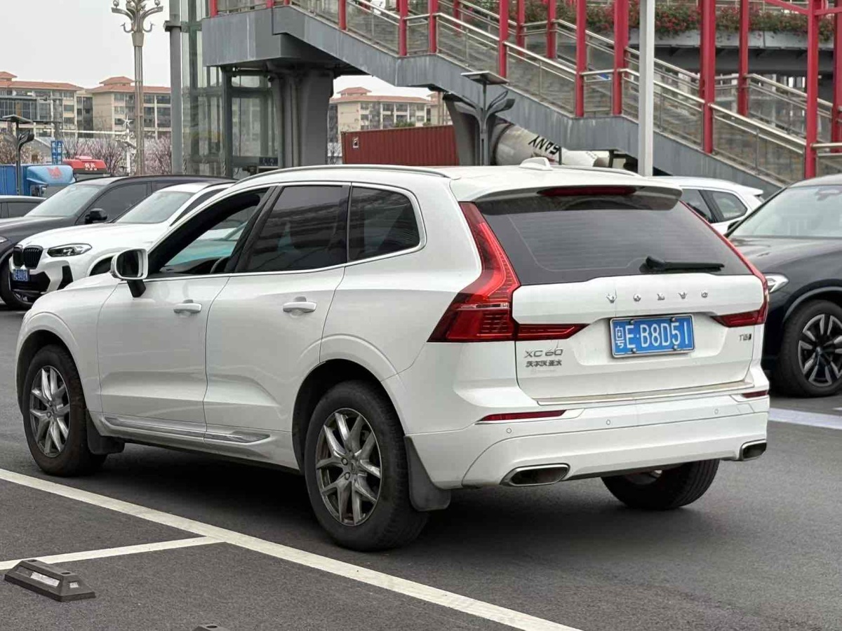 沃爾沃 XC60  2021款 T5 四驅(qū)智逸豪華版圖片