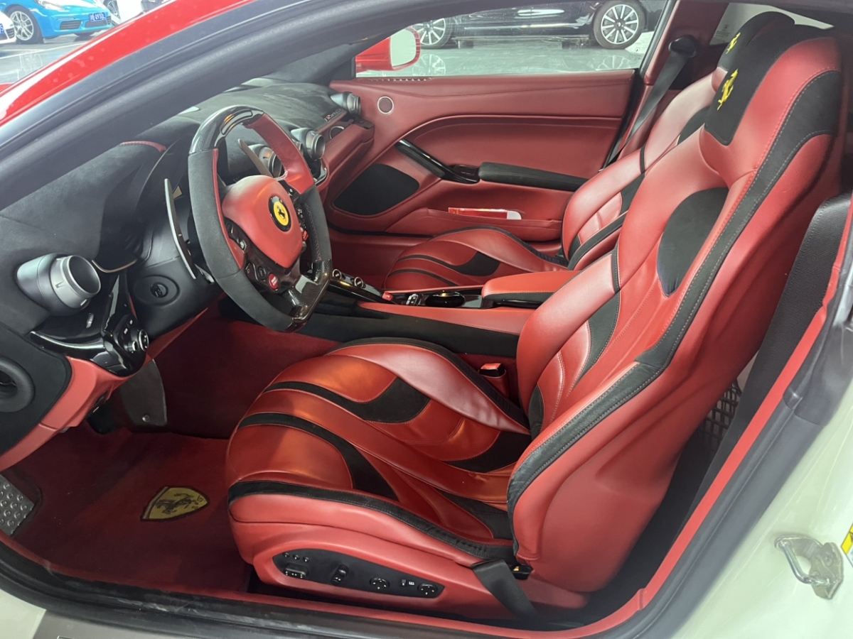 法拉利 F12berlinetta  2013款 6.3L 標準型圖片