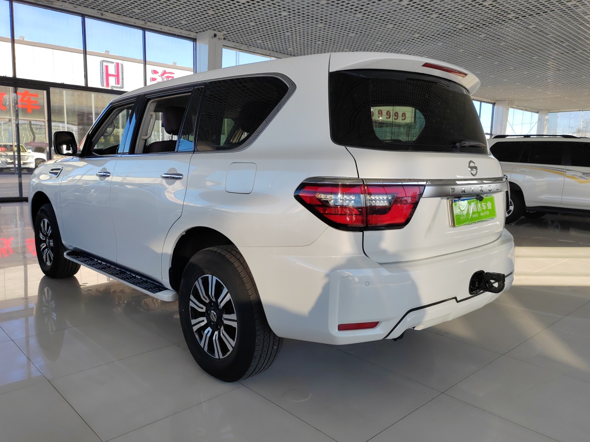 日產(chǎn) 途樂  2018款 4.0L 鉑金型圖片