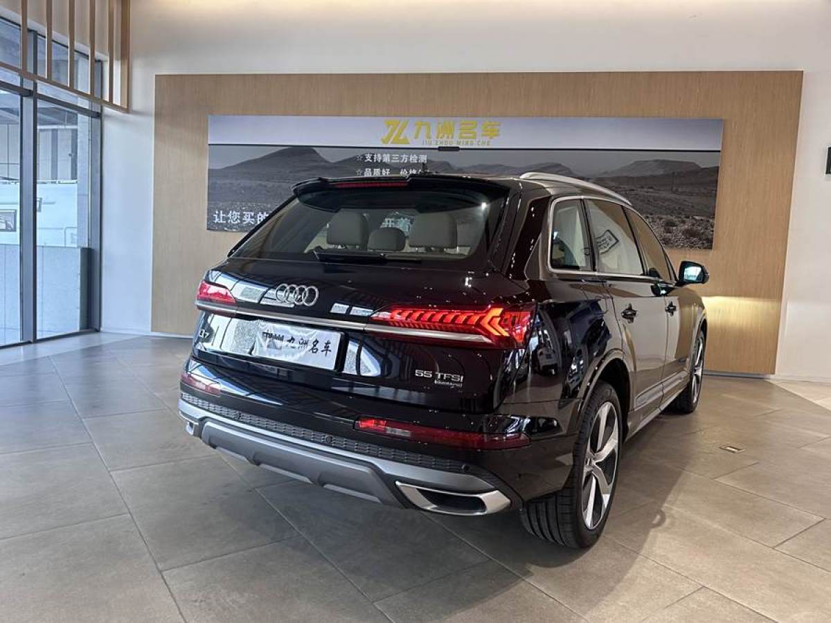 奧迪 奧迪Q7  2023款 55 TFSI quattro S line運(yùn)動(dòng)型圖片