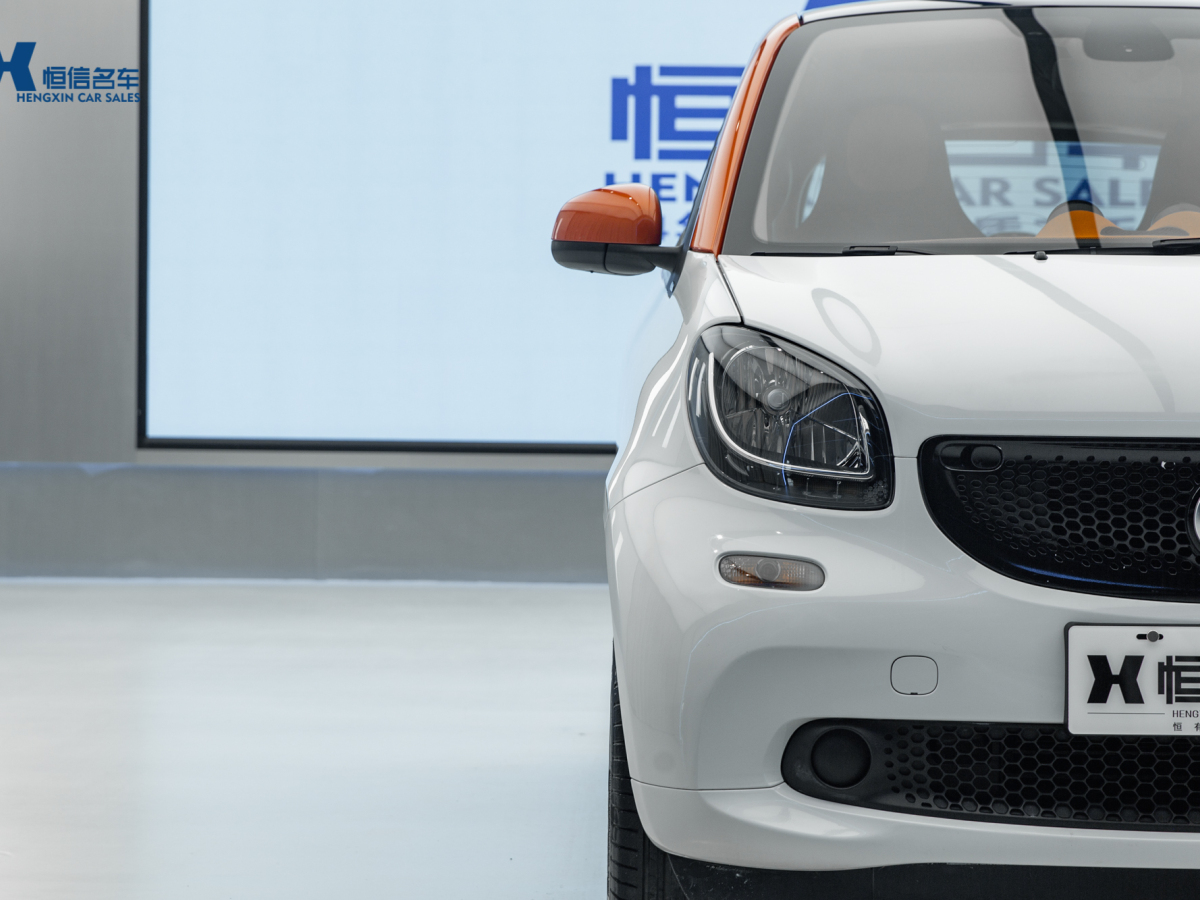 smart fortwo  2015款 1.0L 52千瓦硬顶激情版图片