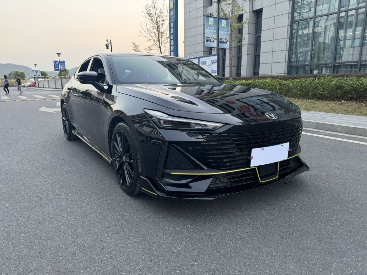 長(zhǎng)安 長(zhǎng)安UNI-V  2022款 1.5T 運(yùn)動(dòng)版圖片