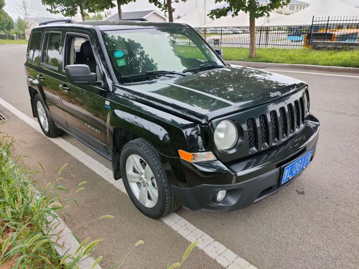 jeep 自由客 2015款 2.0l 运动版图片