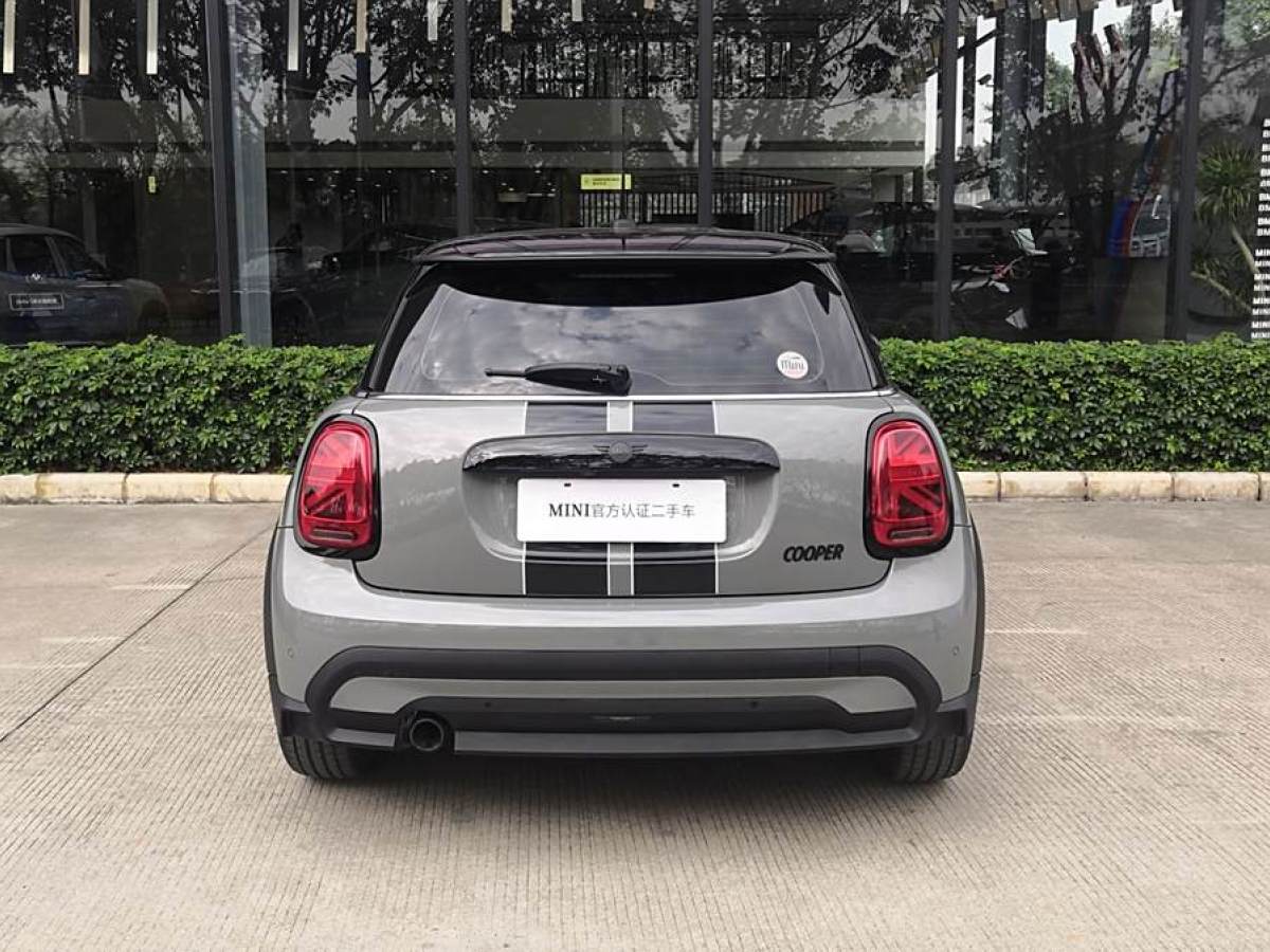 MINI MINI  2023款 改款 1.5T COOPER 藝術(shù)家圖片