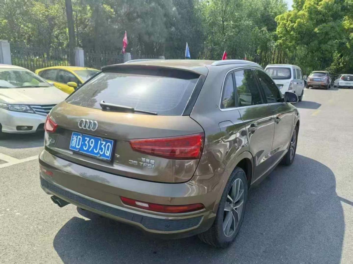 奧迪 奧迪Q3  2018款 30 TFSI 時(shí)尚型典藏版圖片