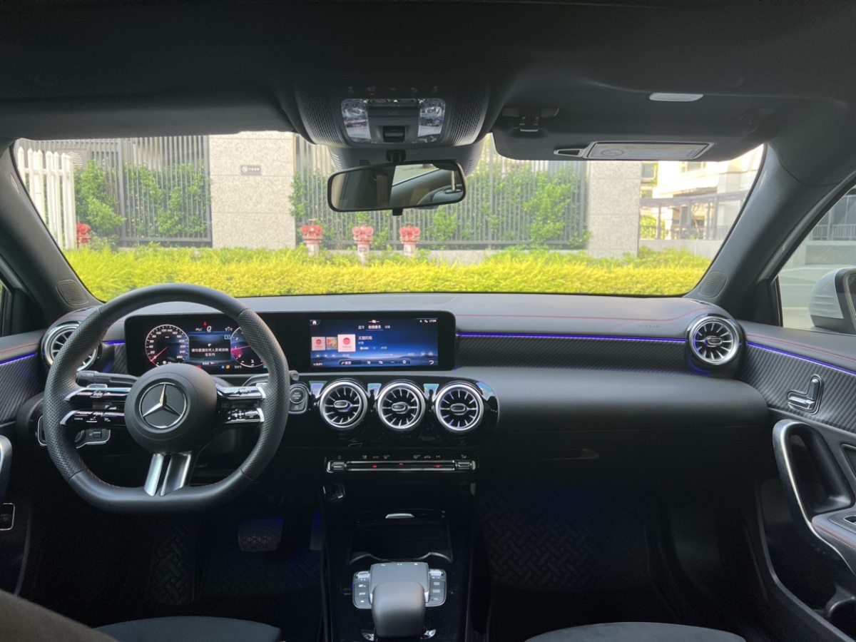 奔馳 奔馳A級(jí)  2024款 A 200 L 時(shí)尚型圖片