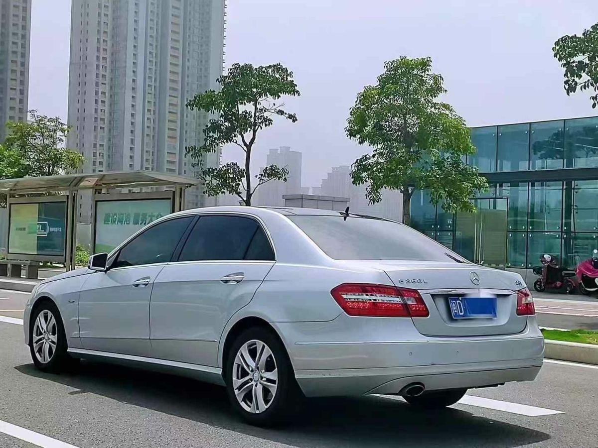 奔馳 奔馳E級(jí)  2011款 E 200 L CGI優(yōu)雅型圖片