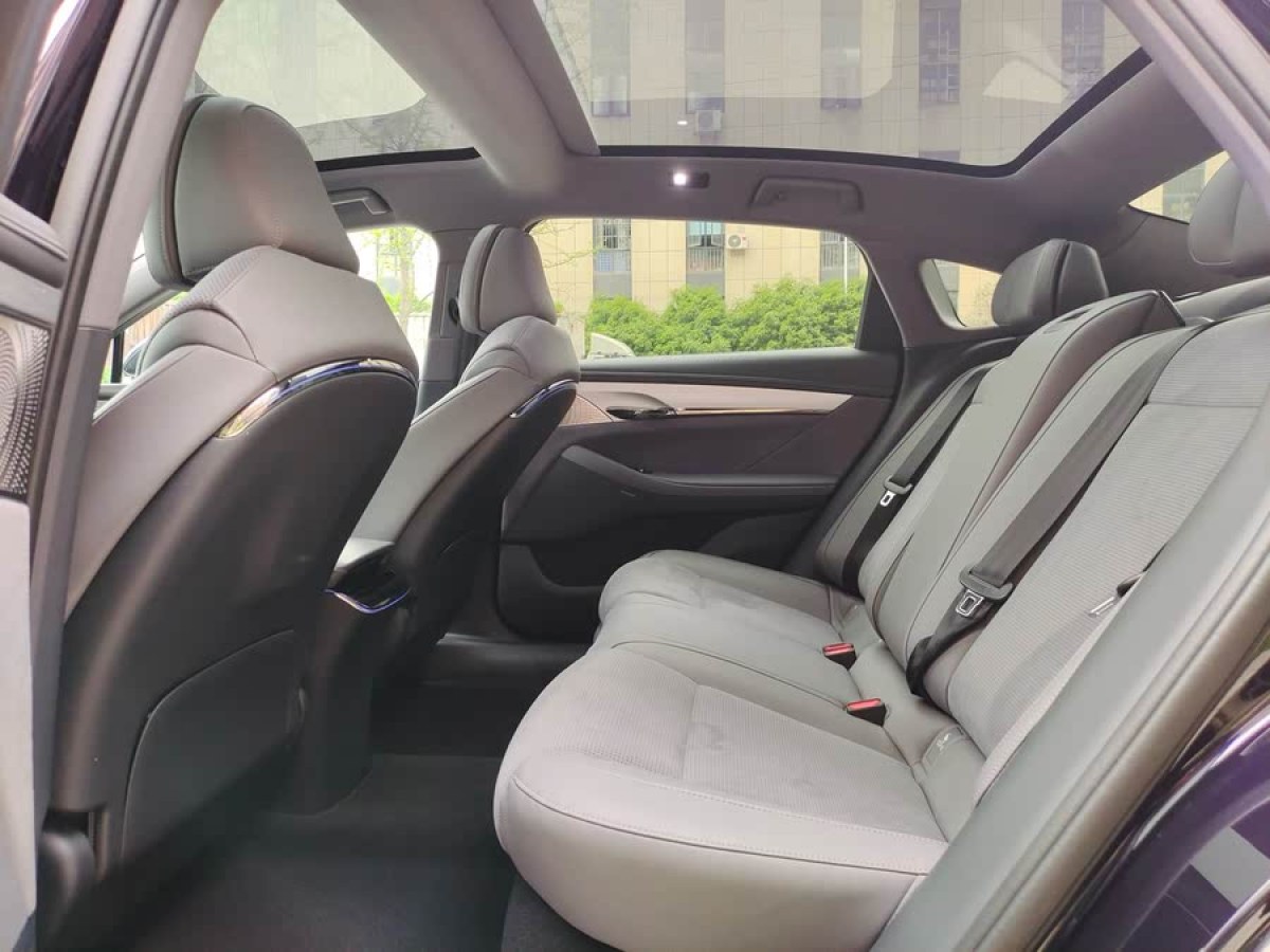 嵐圖 嵐圖追光  2024款 PHEV 四驅超長續(xù)航旗艦版圖片