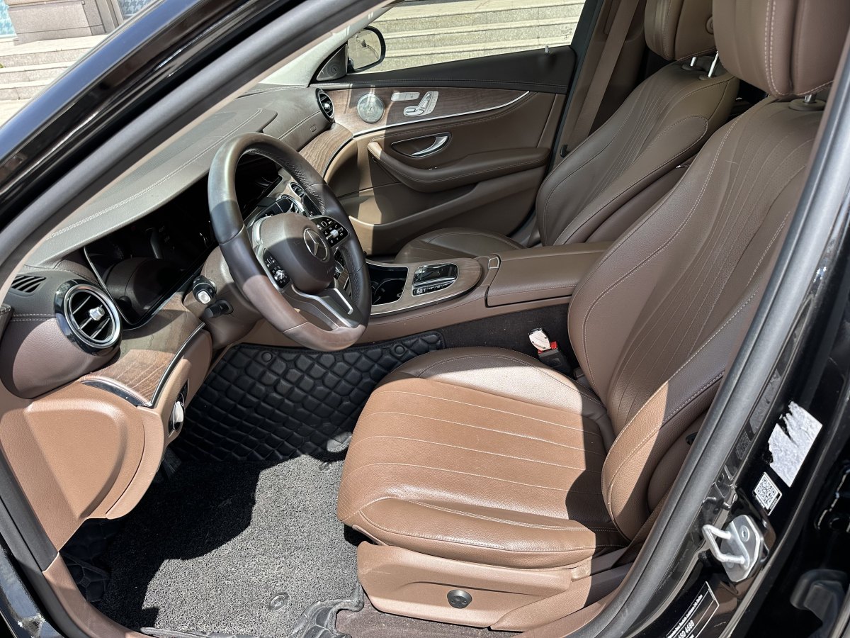 2019年9月奔驰 奔驰E级  2019款 改款 E 300 L 时尚型