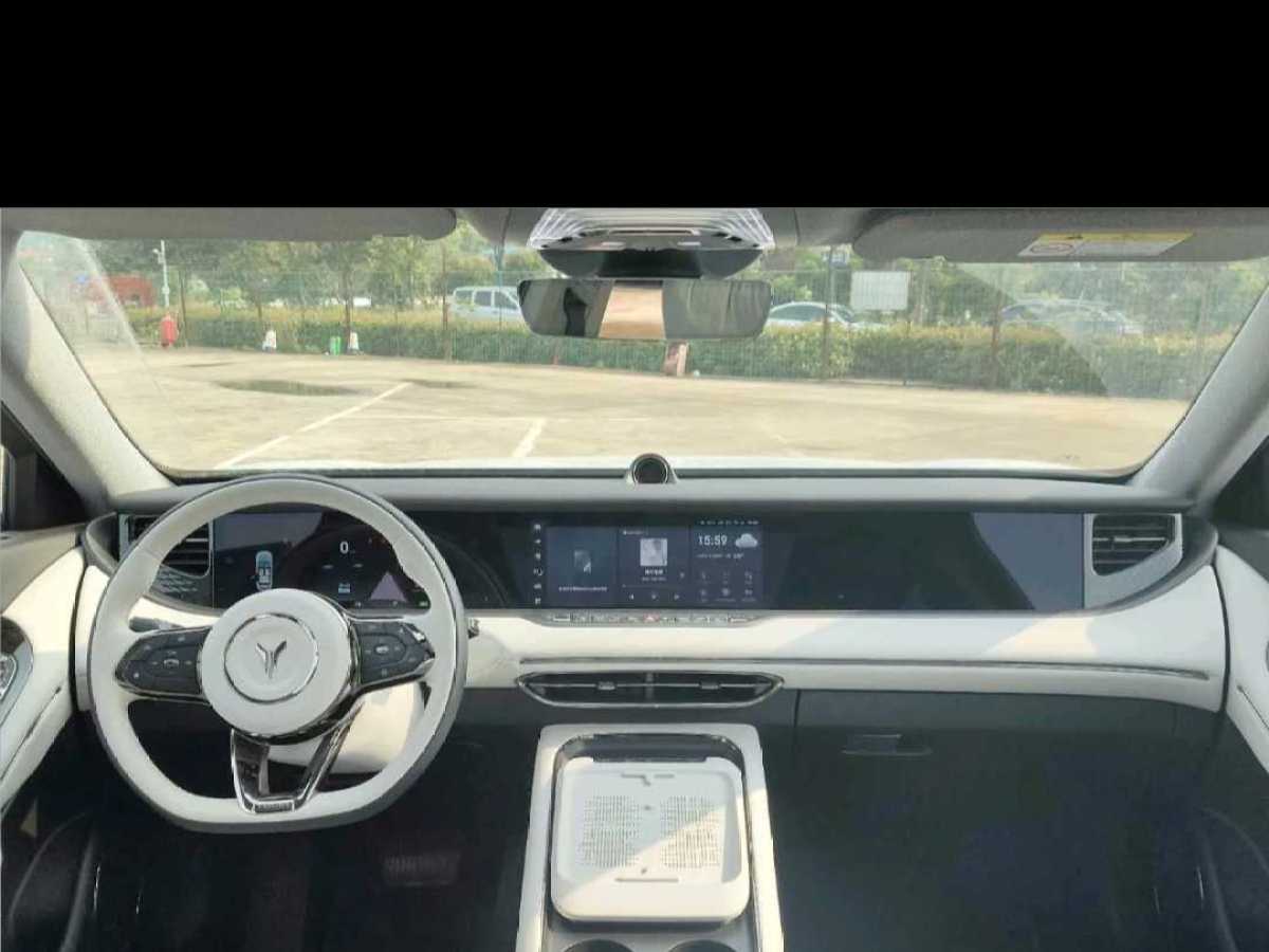 嵐圖 嵐圖FREE  2025款 318 318km 后驅(qū)環(huán)游版圖片