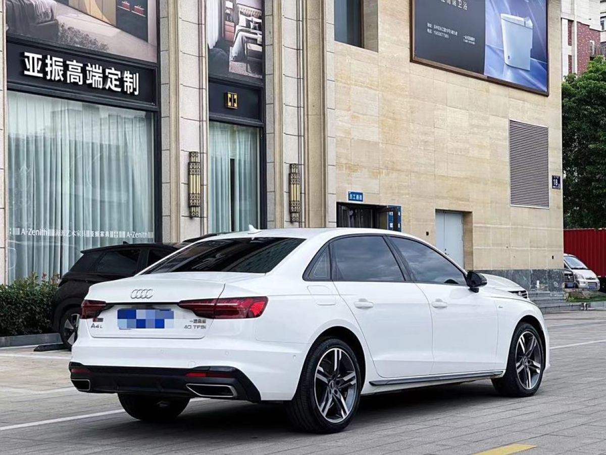 奧迪 奧迪A4L  2022款 40 TFSI 豪華動(dòng)感型圖片