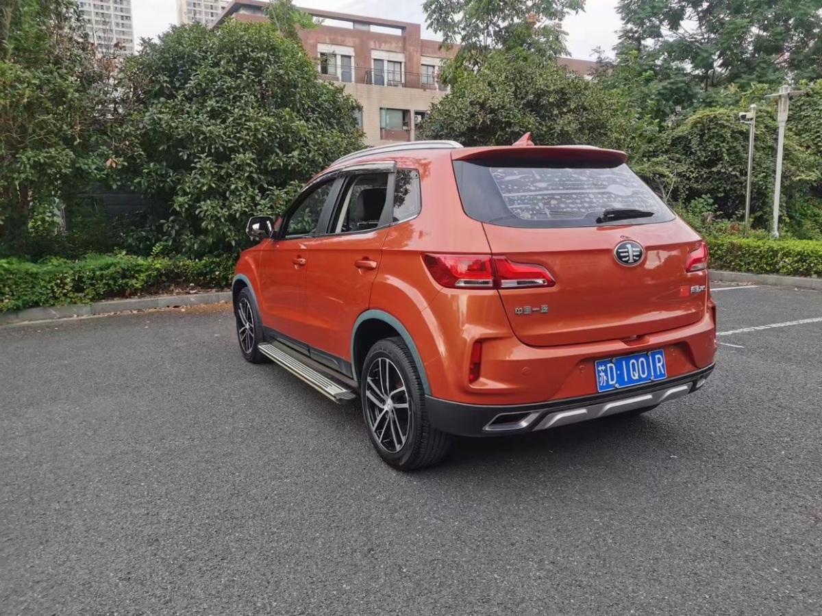 奔騰 X40  2017款 1.6L 自動(dòng)豪華型圖片