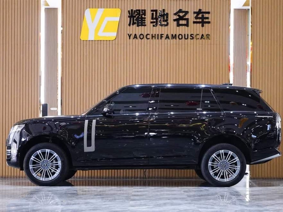 路虎 攬勝  2024款 3.0 L6 400PS 盛世加長版 七座圖片