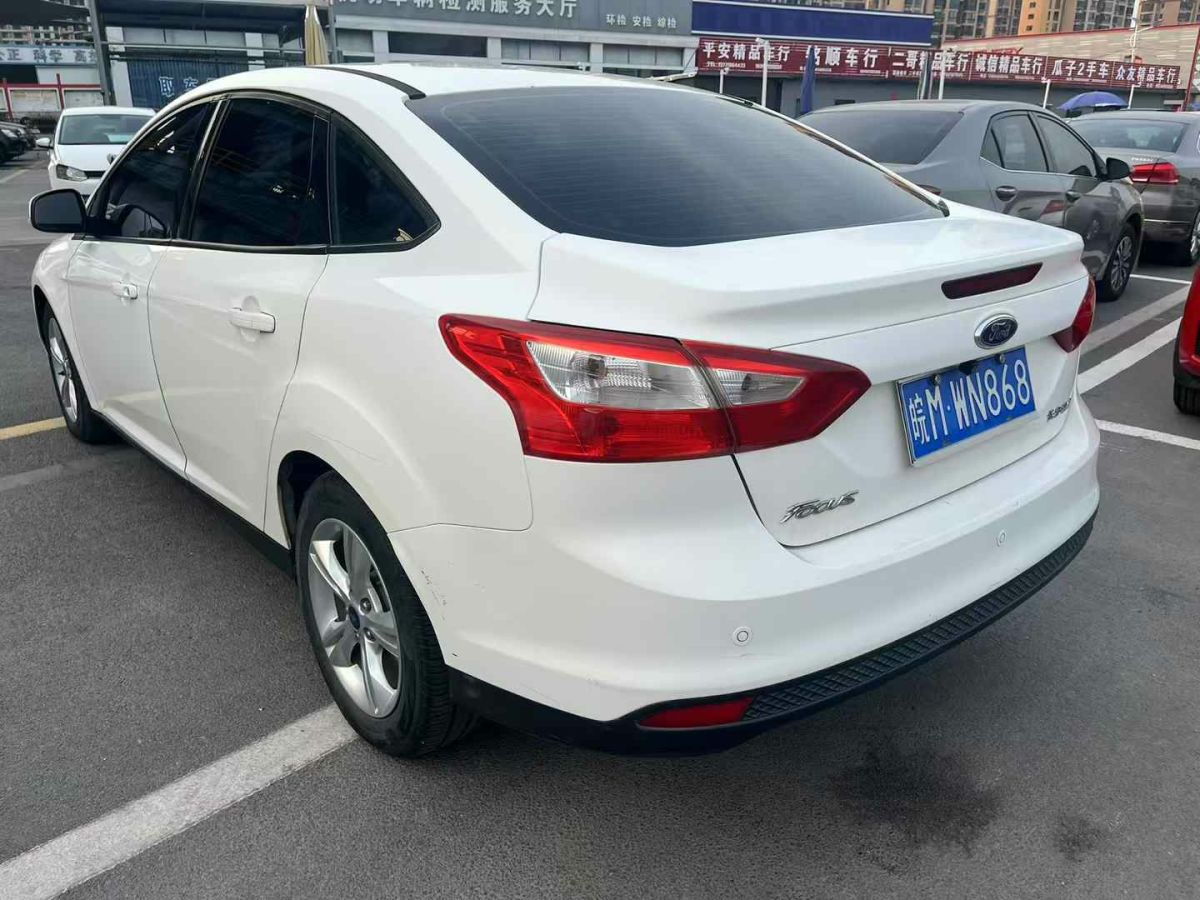 啟辰 R50  2013款 1.6L 北斗導(dǎo)航版圖片