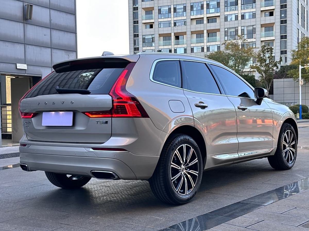 沃爾沃 XC60  2020款 T5 四驅(qū)智遠(yuǎn)豪華版圖片