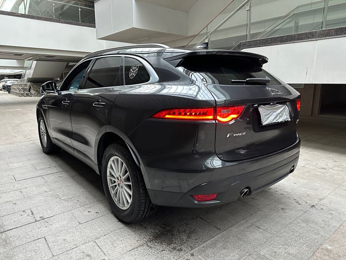 捷豹 F-PACE  2018款 2.0T 四驅(qū)都市尊享版圖片