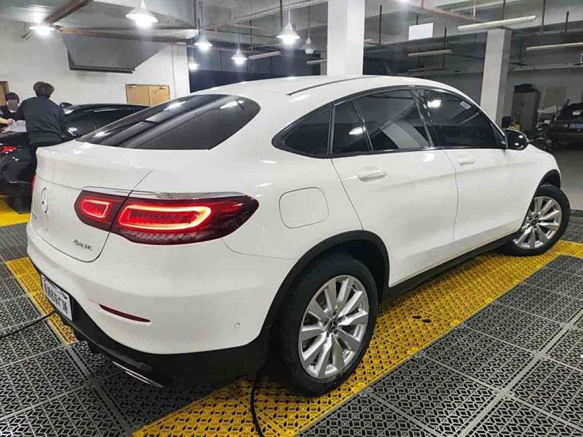 奔馳 奔馳GLC  2022款 改款 GLC 260 4MATIC 轎跑SUV圖片