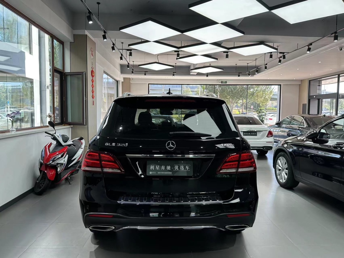 奔馳 奔馳GLE  2018款 GLE 320 4MATIC 動感型臻藏版圖片