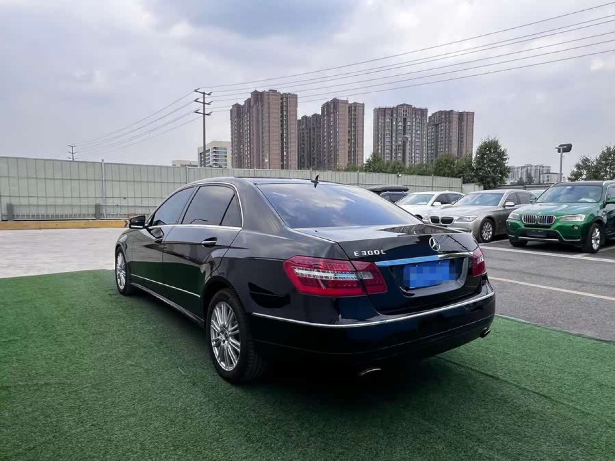 奔馳 奔馳E級  2013款 E 260 L CGI優(yōu)雅型圖片