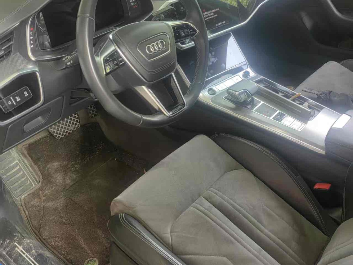 奧迪 奧迪A6L  2023款 改款 45 TFSI 臻選動(dòng)感型圖片