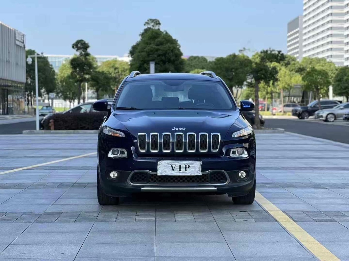 Jeep 自由光  2017款 2.0L 領(lǐng)先版圖片