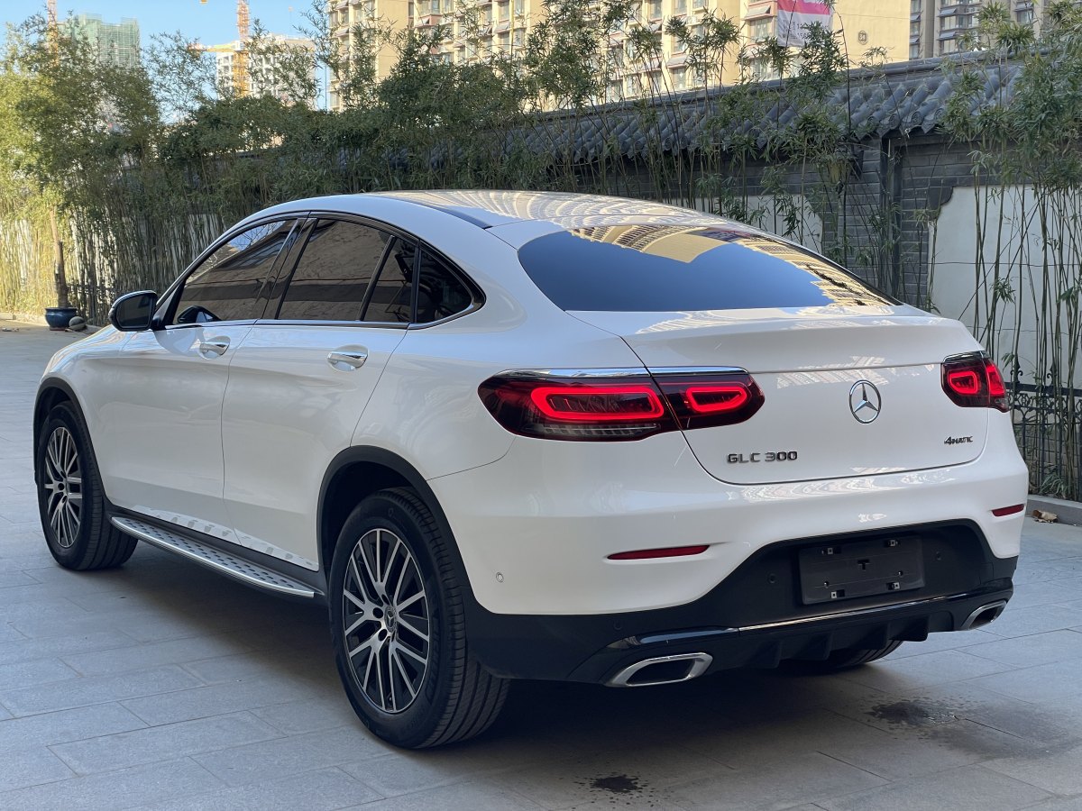 奔馳 奔馳GLC  2023款 改款 GLC 300 4MATIC 轎跑SUV圖片