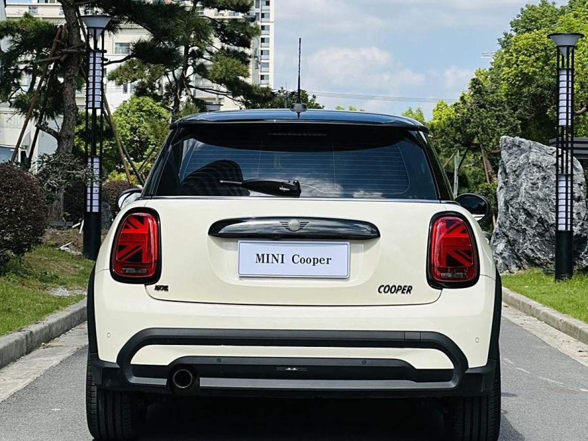 2022年8月MINI MINI  2023款 改款 1.5T COOPER 藝術(shù)家