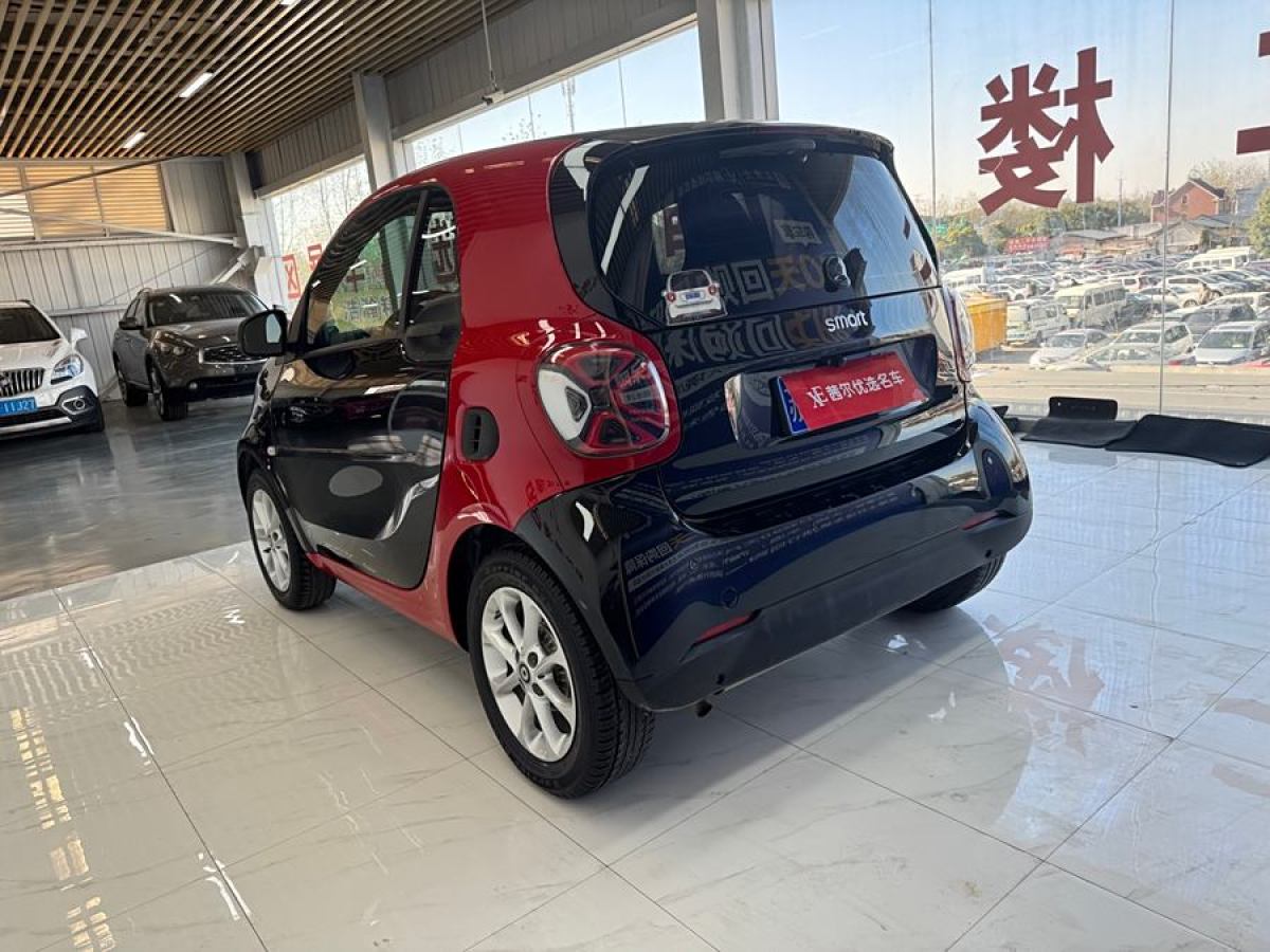 smart fortwo  2018款 1.0L 52千瓦硬頂靈動(dòng)版圖片