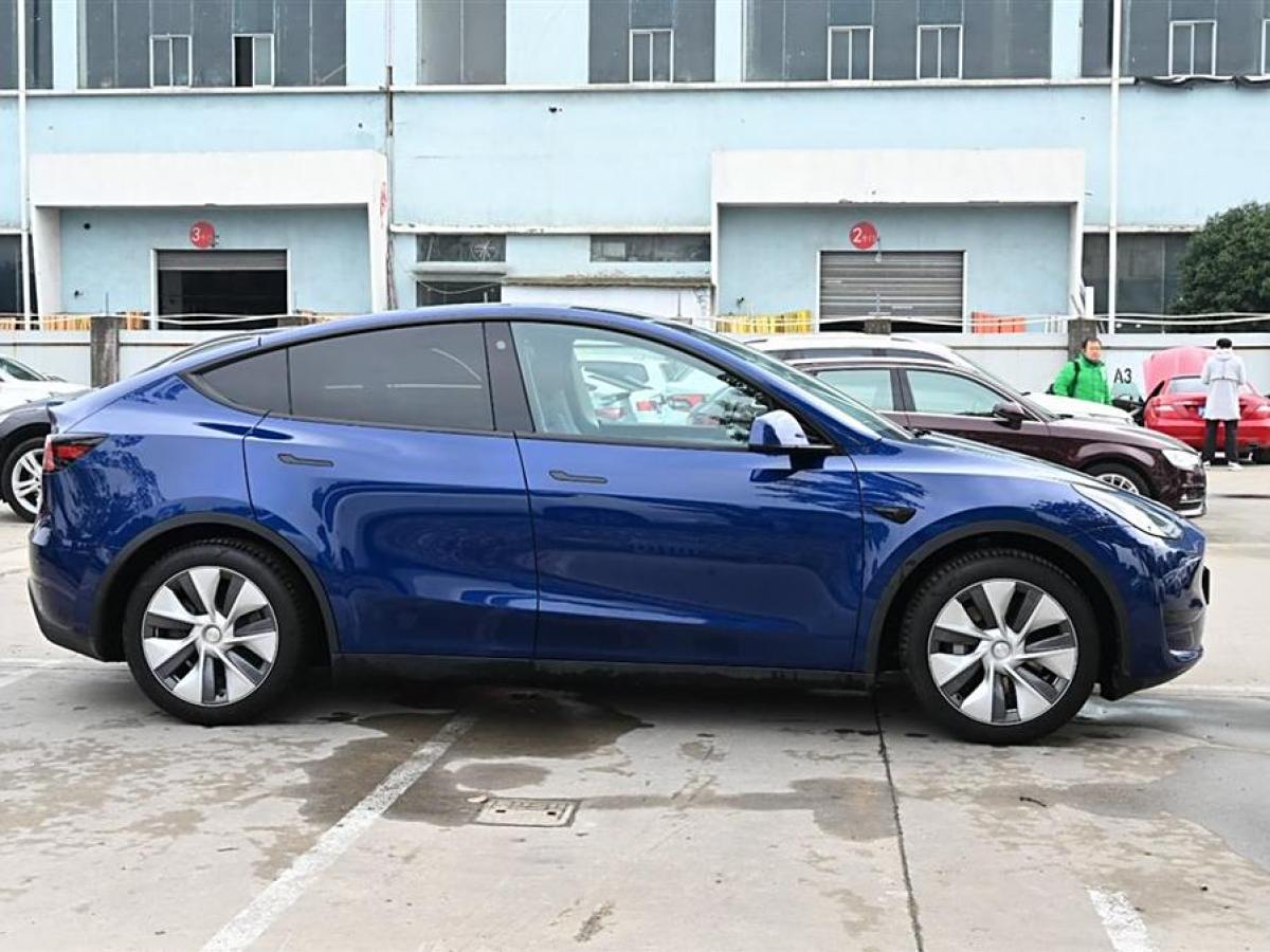 特斯拉 Model 3  2022款 后輪驅(qū)動版圖片