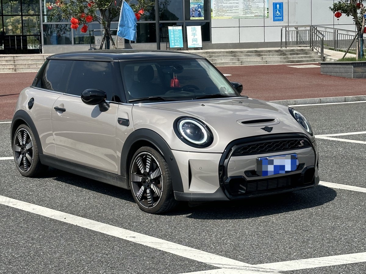 MINI MINI  2023款 改款 2.0T COOPER S 藝術(shù)家圖片