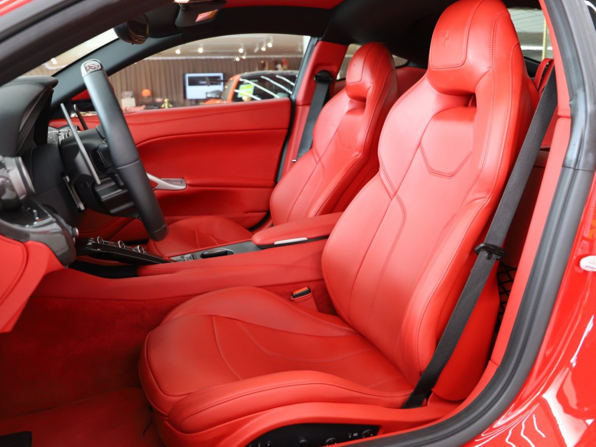 法拉利 F12berlinetta  2013款 6.3L 標(biāo)準(zhǔn)型圖片