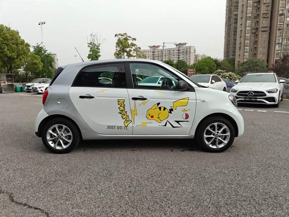 smart forfour  2016款 1.0L 52千瓦靈動版圖片