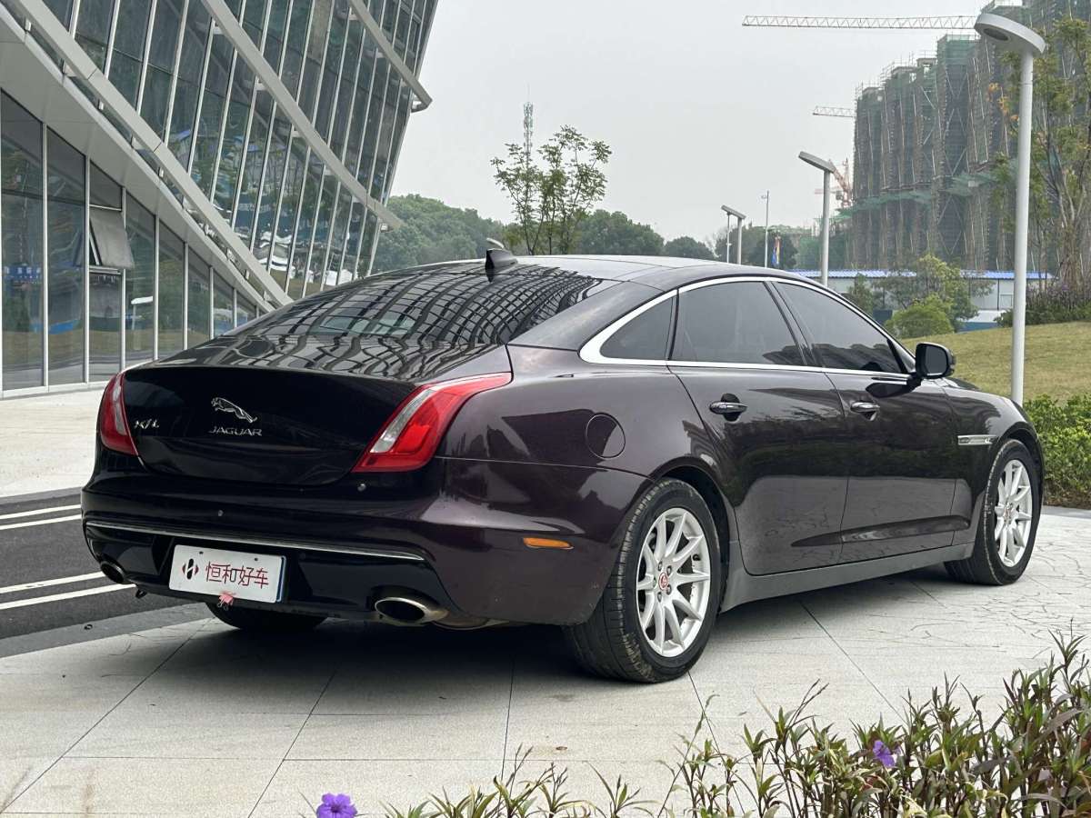 捷豹 XJ  2016款 XJL 2.0T 兩驅(qū)典雅商務版圖片