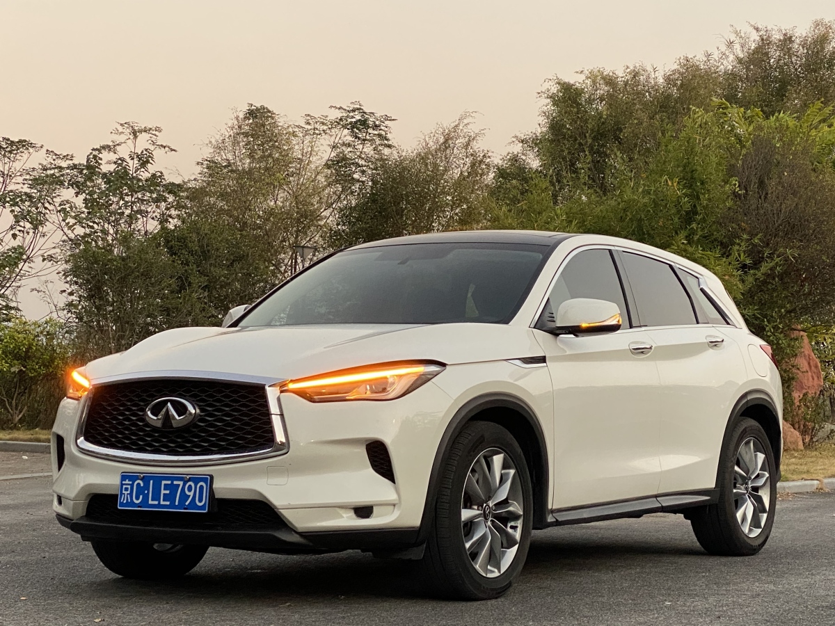 英菲尼迪 QX50  2020款 改款 2.0T 兩驅(qū)菁英版圖片