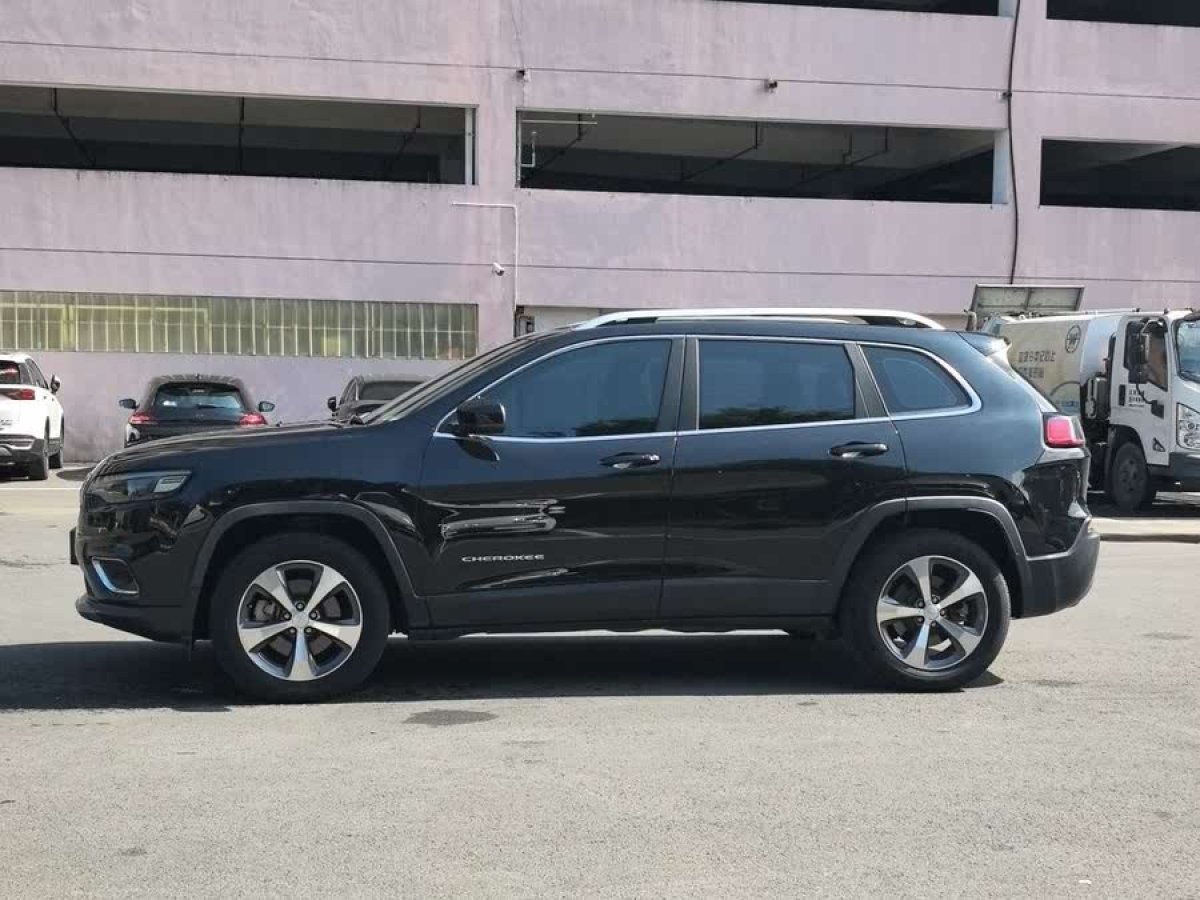 Jeep 自由光  2019款 2.0T 四驅(qū)探享版 國VI圖片