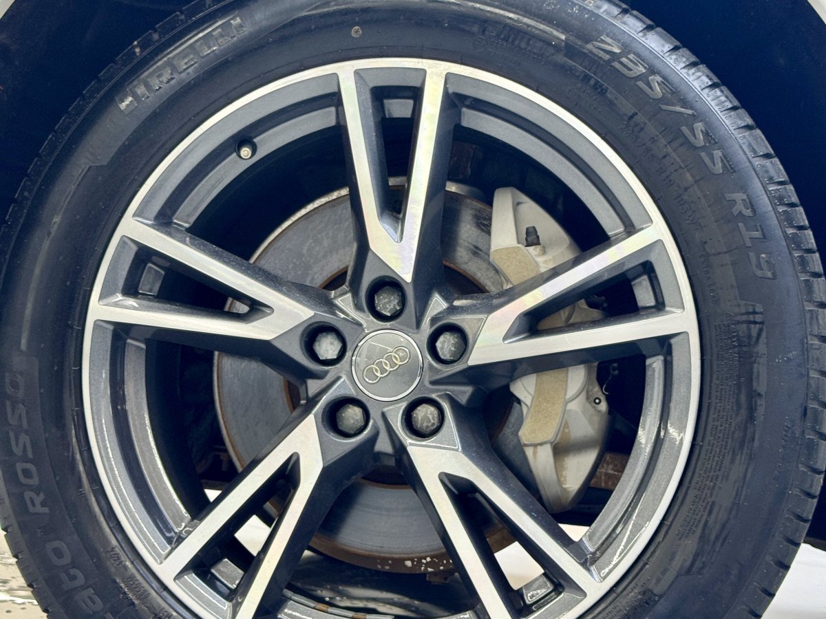 2019年1月奧迪 奧迪Q5L  2018款 40 TFSI 榮享時尚型