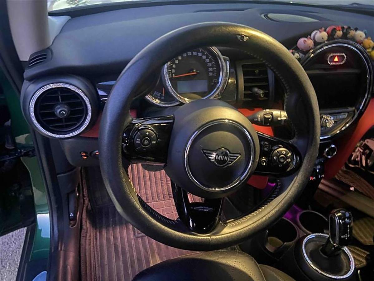 MINI COUNTRYMAN  2018款 1.5T COOPER 藝術(shù)家圖片